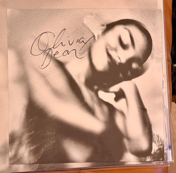 Olivia Dean : The Art Of Loving (LP, Album, Sig)