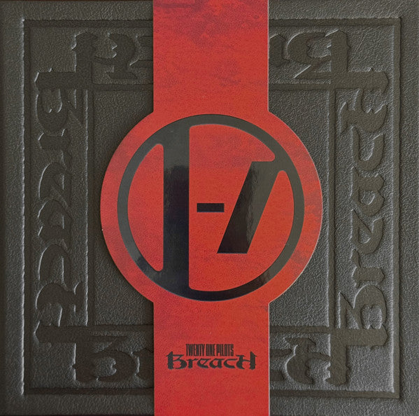 Twenty One Pilots : Breach (Box, Dar + CD, Album)