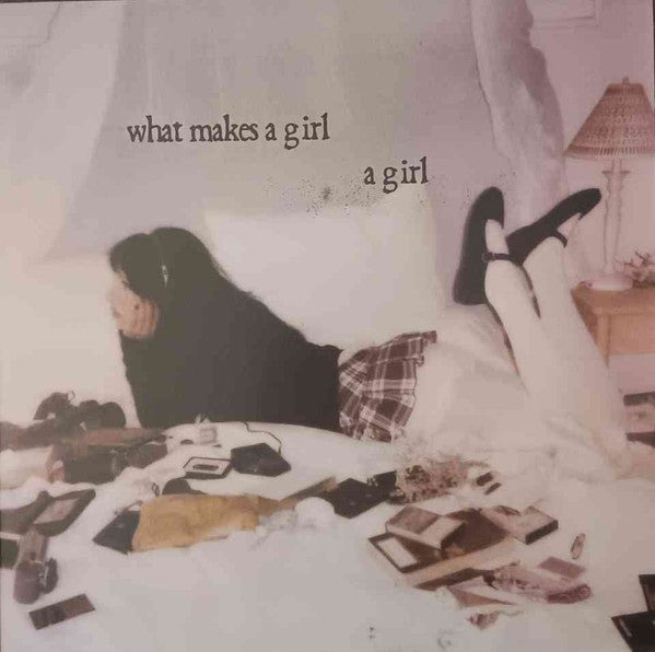 Esha Tewari : What Makes A Girl A Girl (Deluxe) (LP, S/Sided, Etch, Shi + 7", Shape, Pol + EP, Dlx,)