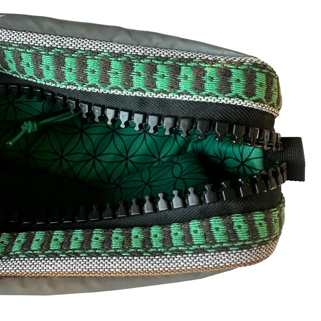 GRiZ cross body day bag woven green pattern close-up